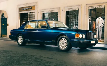 سيارة أرماني النادرة الممهورة بأحرفه الأولى تبحث عن مالك جديد في مزاد موناكو