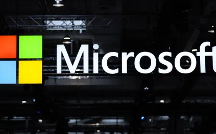 مايكروسوفت تكشف سر بقاء البيانات داخل الزجاج للأبد