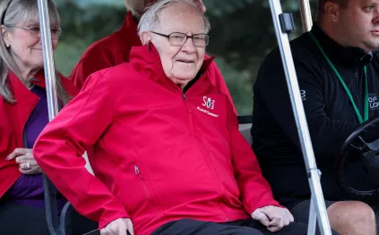 10 مليارات دولار تبخرت.. لماذا ندم بافيت على بيع ماكدونالدز؟