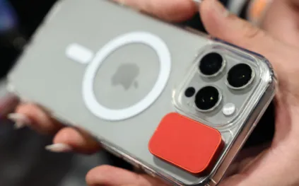 آبل تدخل سباق الكاميرات العملاقة.. ماذا ينتظر مستخدمي آيفون 19 برو؟