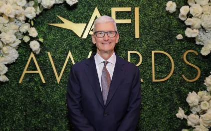 تيم كوك يكشف عن وصية ستيف جوبز: كيف قادت هذه النصيحة آبل للقمة؟