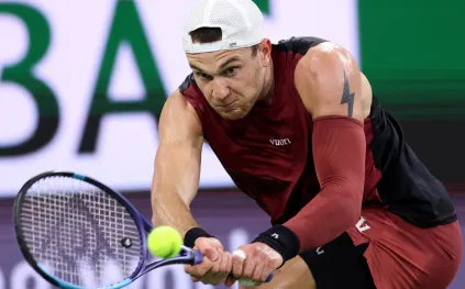 درابر يطيح بدجوكوفيتش ويتأهل لربع النهائي في بطولة إنديان ويلز (فيديو)