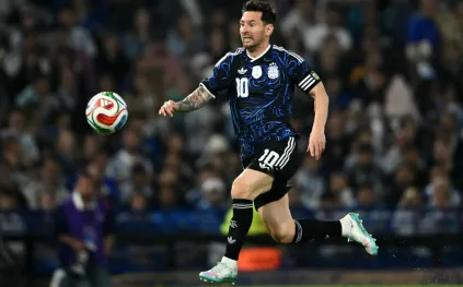 ليونيل ميسي أساسيًا أمام زامبيا: سكالوني يكشف عن استراتيجية التحضير لمونديال 2026