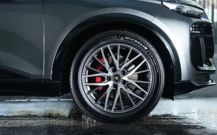 لاستخراج أقصى طاقة ممكنة.. ميشلان تطوّر إطارات جديدة للسيارات الكهربائية