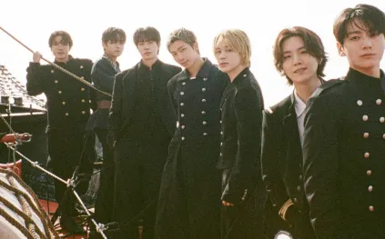 فرقة BTS تعود إلى نيويورك بعد 4 سنوات في ليلة "سوايم سايد" (فيديو)