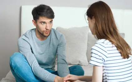 وهم الضعف.. لماذا يقلل الرجال من شأن تأثيرهم في العلاقات العاطفية؟