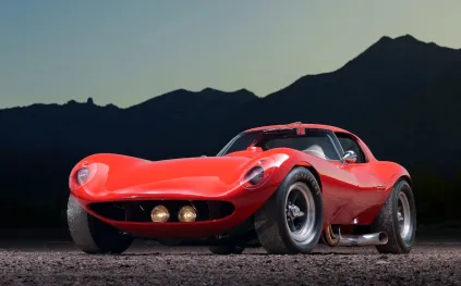 سيارة أمريكية نادرة تُباع بـ520 ألف دولار… صُنعت لإرعاب فيراري (فيديو)