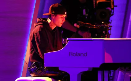 جاستن بيبر يحقق 15 مليون دولار من مبيعات علامته في "كوتشيلا 2026"