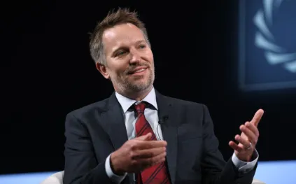 قيادة جديدة في لينكد إن.. شابيرو رئيسًا تنفيذيًا وروسلانسكي يقود تكامل الذكاء الاصطناعي