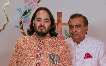 أنانت أمباني يحتفل بعيد ميلاده: تجمع فني ضخم بحضور نجوم بوليوود (فيديو)