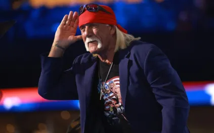 رحلة هالك هوجان الأخيرة: وثائقي يكشف أسرار أسطورة المصارعة قبل رحيله (فيديو)