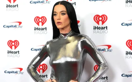 موعد تحت الأضواء: كاتي بيري وجاستن ترودو يلفتان الأنظار بلحظات عفوية (فيديو)