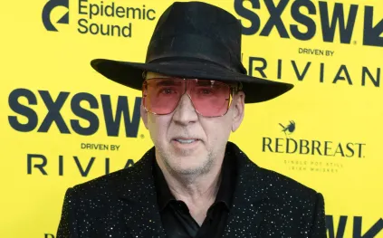 نيكولاس كيج يعود إلى عالم "Longlegs" في مشروع مرعب جديد (فيديو)