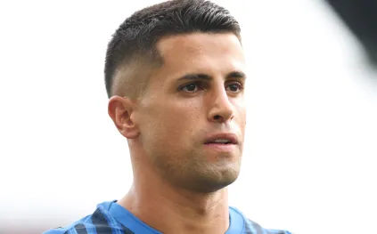 صفقة تبادلية مثيرة.. هل يحسم برشلونة انتقال جواو كانسيلو من الهلال؟