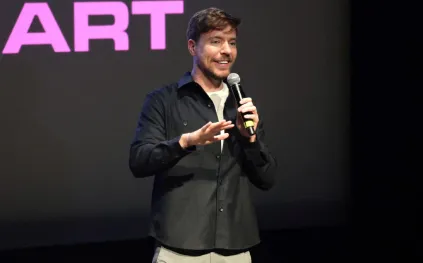 مستر بيست يكشف كواليس جدوله القاسي.. كيف يعمل 15 ساعة يوميًا؟