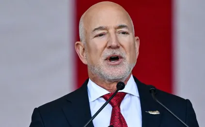 جيف بيزوس يشعل سباق الذكاء الاصطناعي برهان تاريخي بقيمة 100 مليار دولار