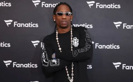 في عيد ميلاده ال 35..كم تبلغ ثروة ترافيس سكوت؟