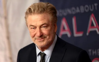 في عيد ميلاده الـ68.. كم تبلغ ثروة أليك بالدوين؟