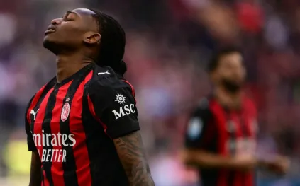 أزمة خفية تهدد نجم ميلان.. ماذا وراء تراجع لياو؟