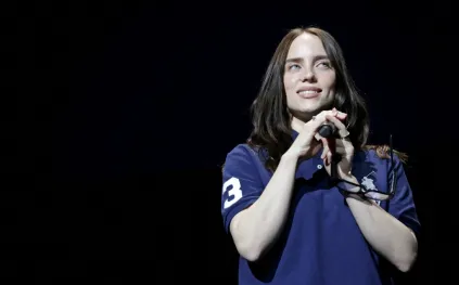 بيلي إيليش تجدد إعجابها بنانسي عجرم.. والأخيرة ترد 