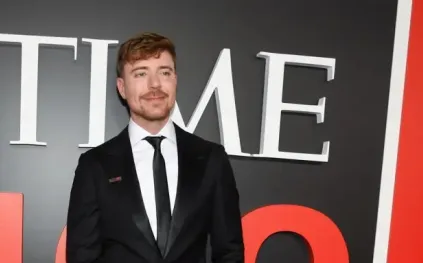 نجوم هوليوود يتألقون على السجادة الحمراء لحفل Time100 لعام 2026 (فيديو)