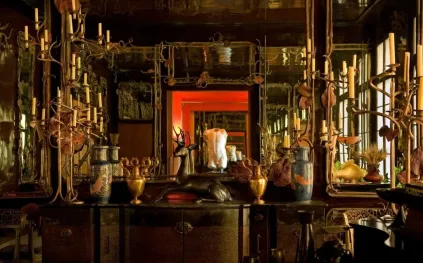 تحف باريسية نادرة.. عرض مرايا Saint Laurent للبيع بملايين الدولارات في مزاد