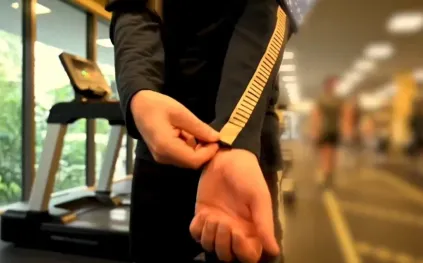 ملابس ذكية بلا بطارية تراقب صحتك لحظة بلحظة