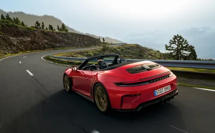 911 GT3 المكشوفة: كيف أعادت بورشه تقديم GT3 بصيغة مختلفة؟