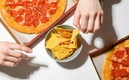 كيف ترفع الحصة الإضافية من الوجبات السريعة خطر الإصابة بأمراض القلب؟