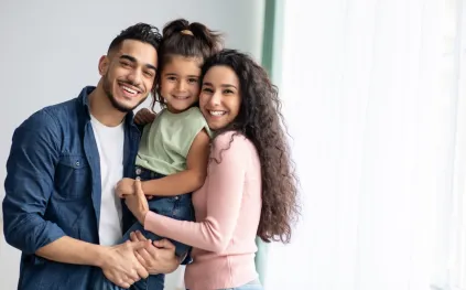 ما الذي يهدد سعادة الأزواج بعد إنجاب الأطفال؟ دراسة توضح