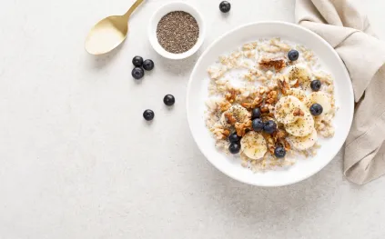 ما فائدة إضافة بذور الشيا إلى الزبادي؟