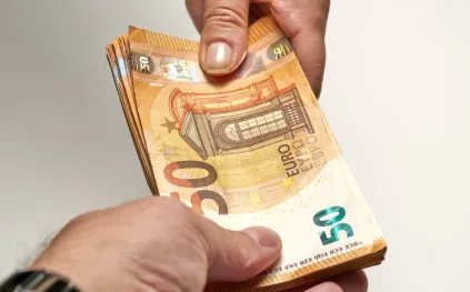 تباين أسعار العملات في السعودية اليوم الخميس 9 أبريل 2026