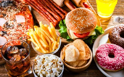 هل تضعف الأطعمة المصنعة عضلاتك أكثر مما تتخيل؟