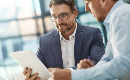 كيف يقود التوازن بين الطموح والسلام الداخلي إلى قرارات أكثر شجاعة؟