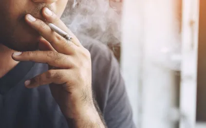 لماذا يلجأ مرضى الألم المزمن إلى التدخين؟ دراسة تكشف