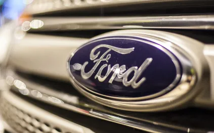 ابتكار مثير للجدل.. فورد تطور نظامًا يقرأ الشفاه داخل السيارة