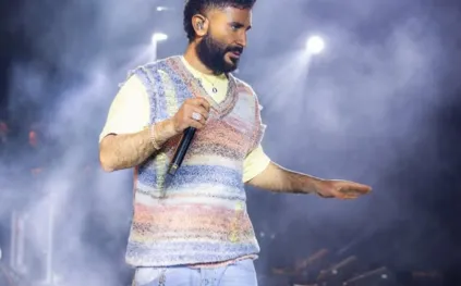 أمام أهرامات الجيزة.. أحمد سعد وديستانكت يلمحان إلى تعاون فني قوي (فيديو)