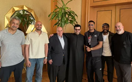تركي آل الشيخ يجمع محمد رمضان وأحمد مراد ويُلمّح إلى مفاجأة قريبة