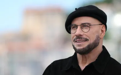 هل أجرى جون ترافولتا عملية تجميل؟ إطلالة جديدة تثير التكهنات