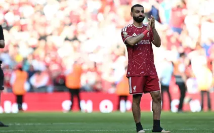 وداع أنفيلد يتحول إلى حديث عائلي.. هل ينتظر محمد صلاح طفلاً جديدًا؟