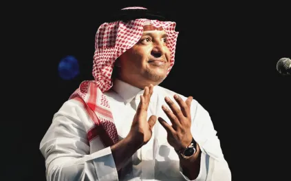 بإطلالة خليجية وساعة فاخرة… راشد الماجد يختتم أمسياته في أبوظبي