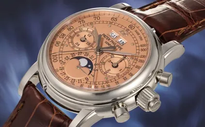 ساعة نادرة من Patek Philippe لإريك كلابتون تخطف الأنظار في نيويورك