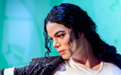 "This Is Michael" في أبوظبي.. تجربة مسرحية تستحضر ملك البوب
