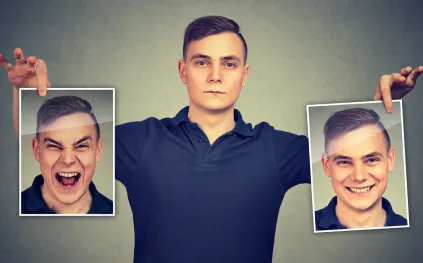 بين الدموع والابتسامة.. لماذا تختلط مشاعرنا في لحظة واحدة؟ 