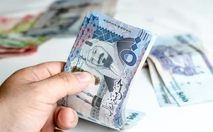 أسعار العملات مقابل الريال السعودي اليوم الاثنين.. استقرار نسبي في السوق