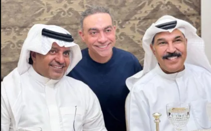 ظهور نادر لـ عبدالله الرويشد مع راشد الماجد في الكويت (فيديو)