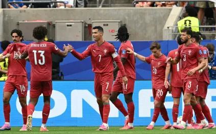 البرتغال تكتسح أوزبكستان.. ورونالدو يضيف إنجازًا جديدًا إلى سجلات كأس العالم (فيديو)