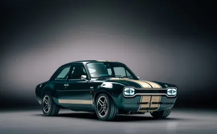 بعد إعادتها للحياة.. تعرف على سعر ومواصفات Ford Escort RS