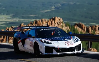 كورفيت ZR1X تحطم الأرقام القياسية بقدرة 1250 حصانًا في سباق تاريخي (فيديو)