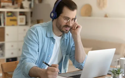 كيف تؤثر سماعات عزل الصوت على النغمات والموسيقى؟